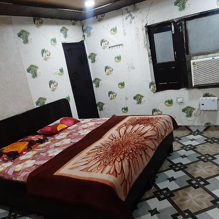 Shri Haridas Dham Mathura Extérieur photo