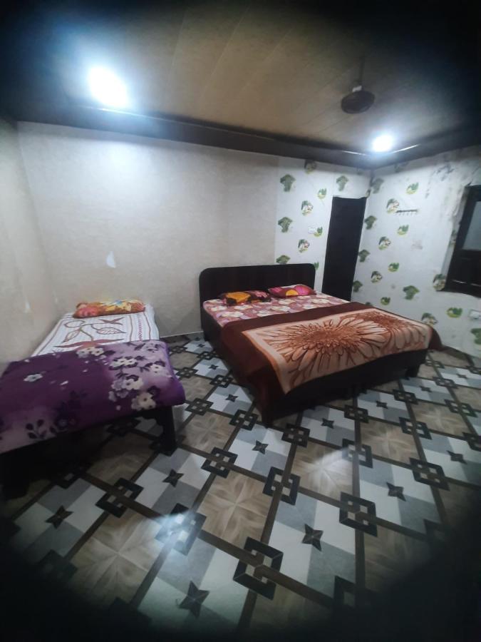 Shri Haridas Dham Mathura Extérieur photo