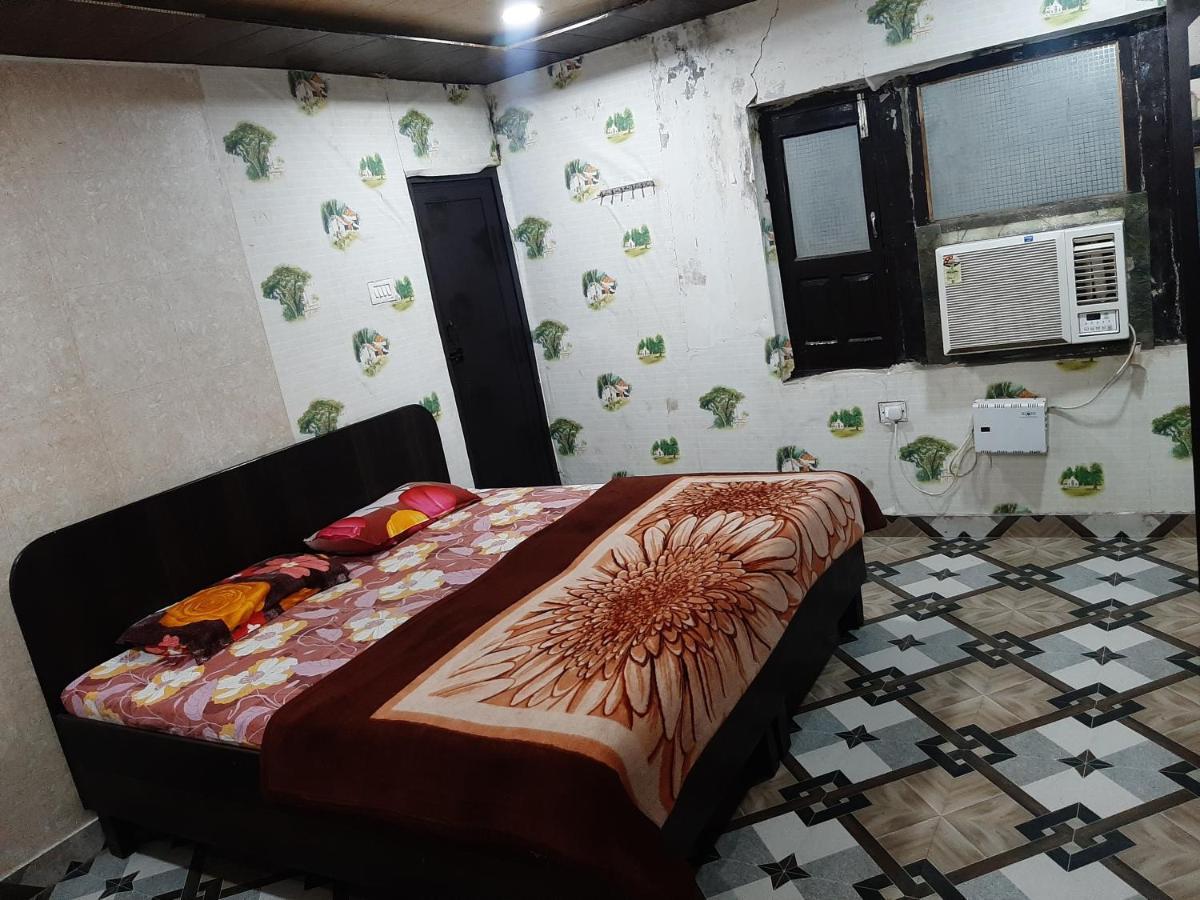 Shri Haridas Dham Mathura Extérieur photo