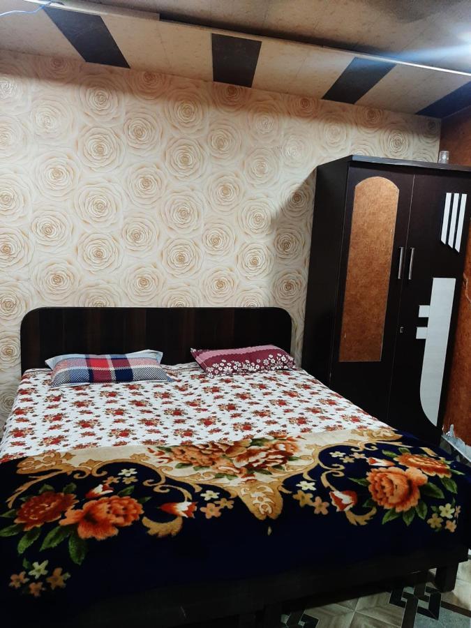 Shri Haridas Dham Mathura Extérieur photo