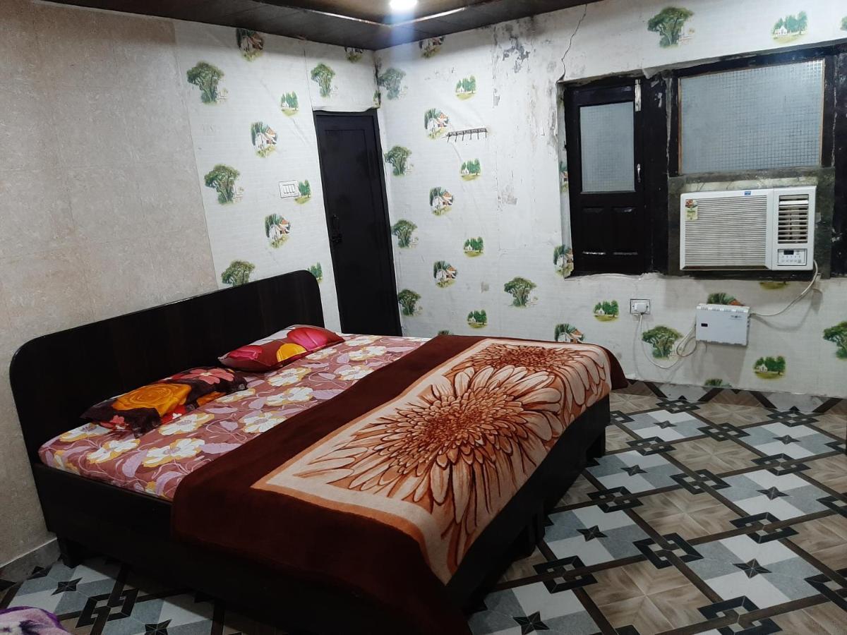 Shri Haridas Dham Mathura Extérieur photo